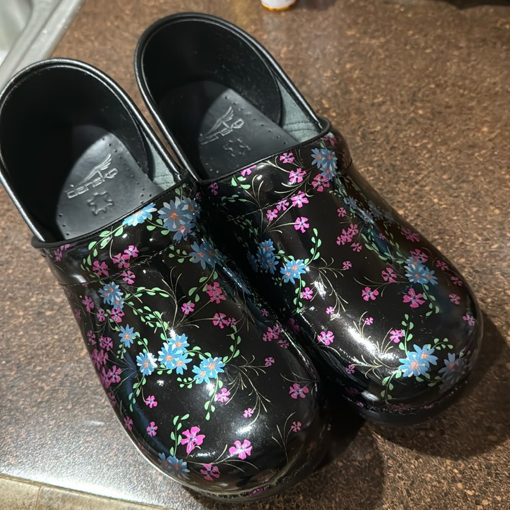 Dansko clods like new size 40